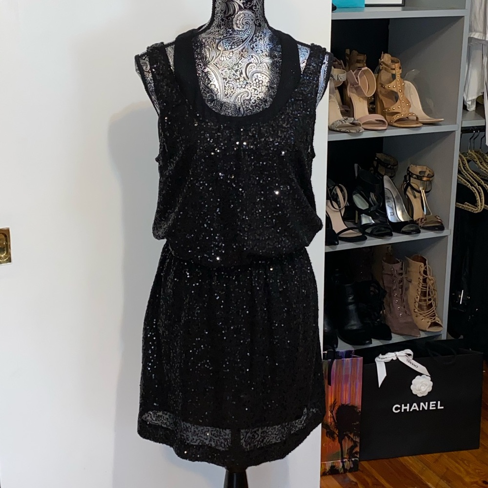 Short black sequence dress